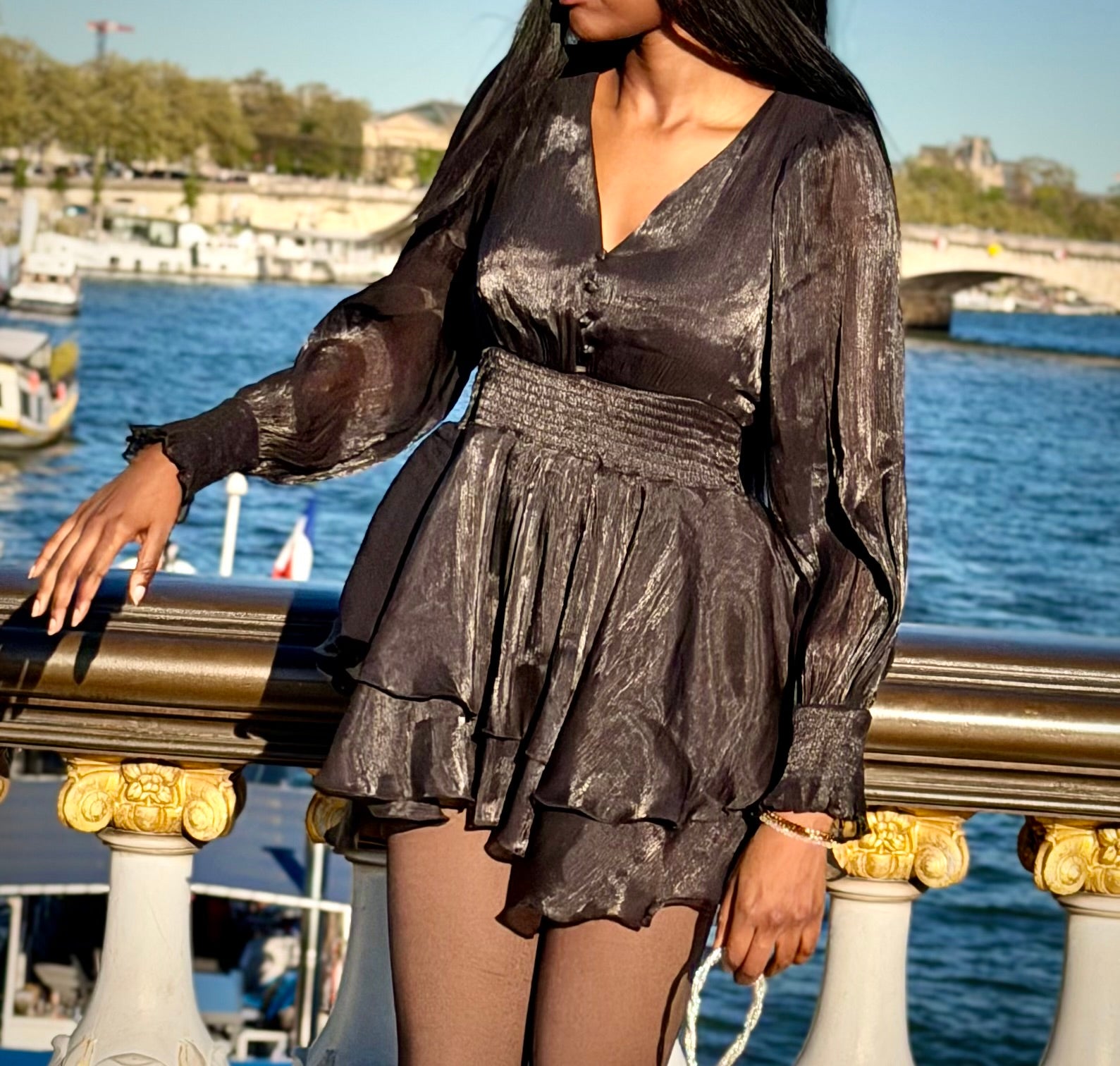 Robe mini métallisée à volants